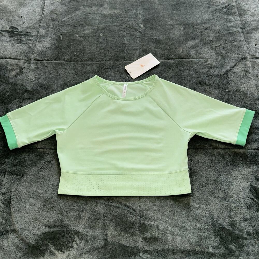 Fabletics Avah Color Green Block Cut Off Sleeve Crop Top Women's Size Medium NWT